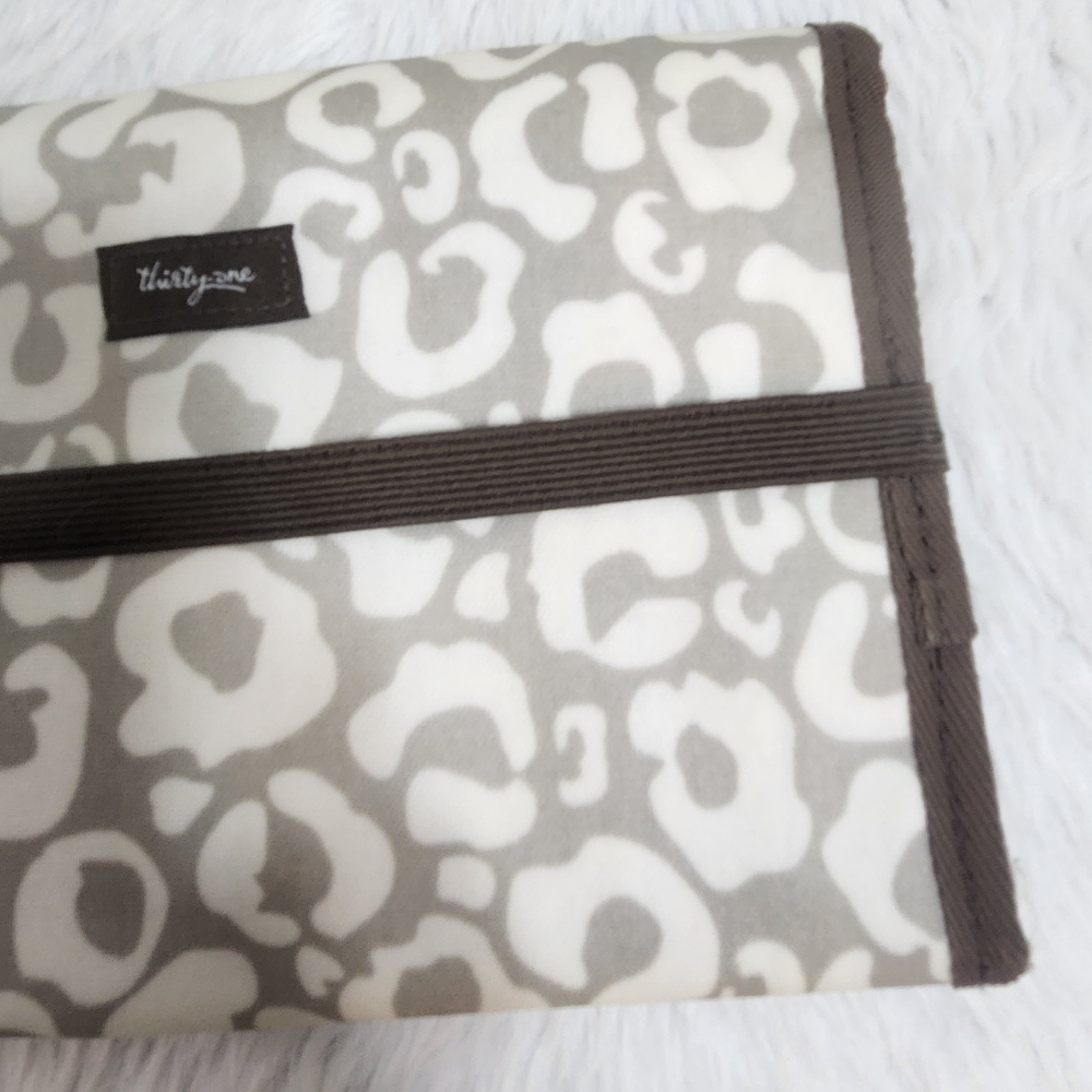 Thirty-one Pocketed Organizer - Picture 7 of 14